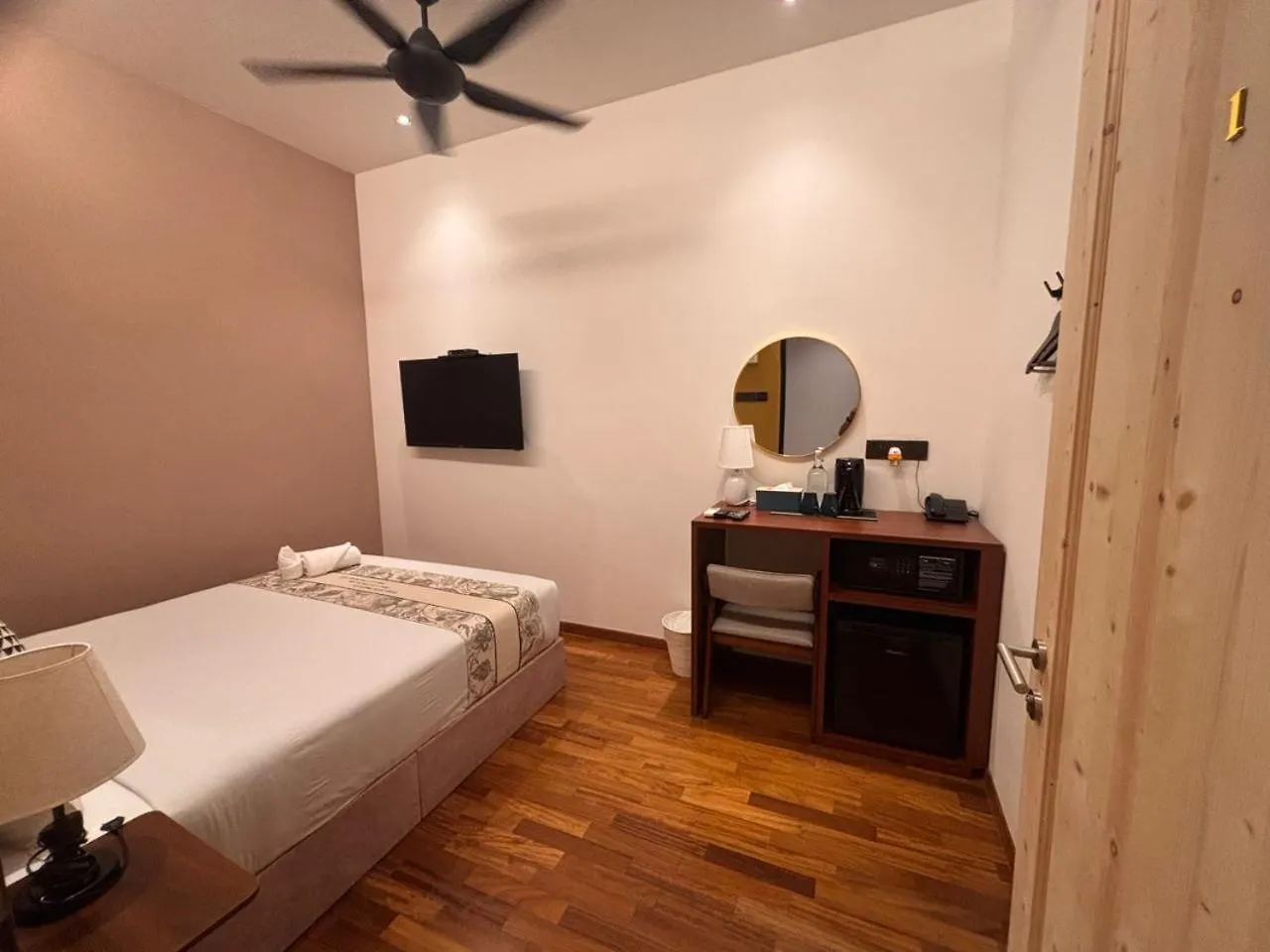 Carnarvon Suites By Reunion George Town