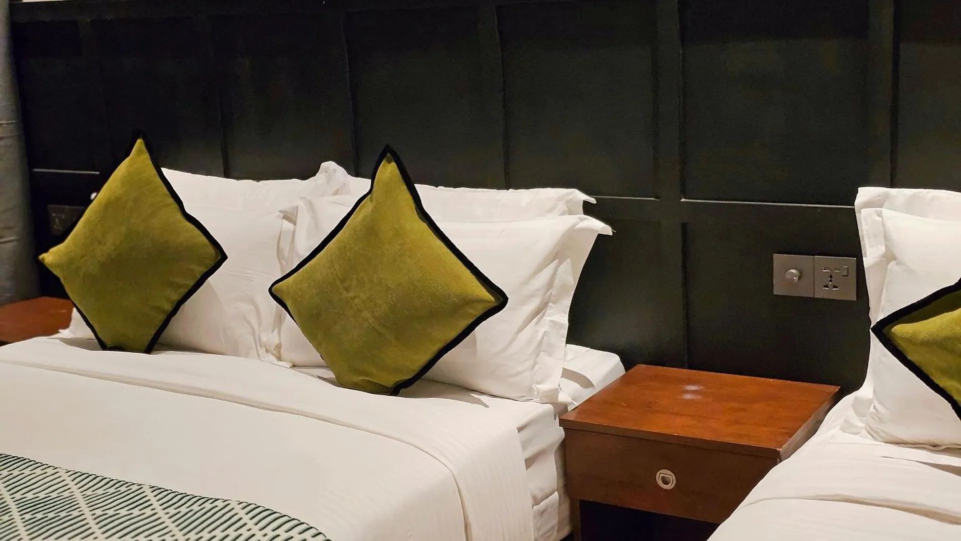 Hotel Carnarvon Suites By Reunion George Town