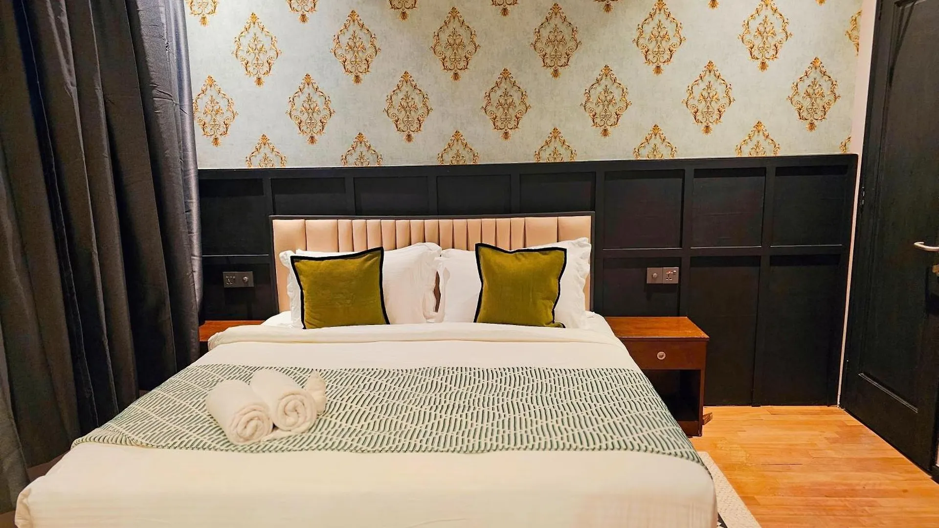 Hotel Carnarvon Suites By Reunion George Town