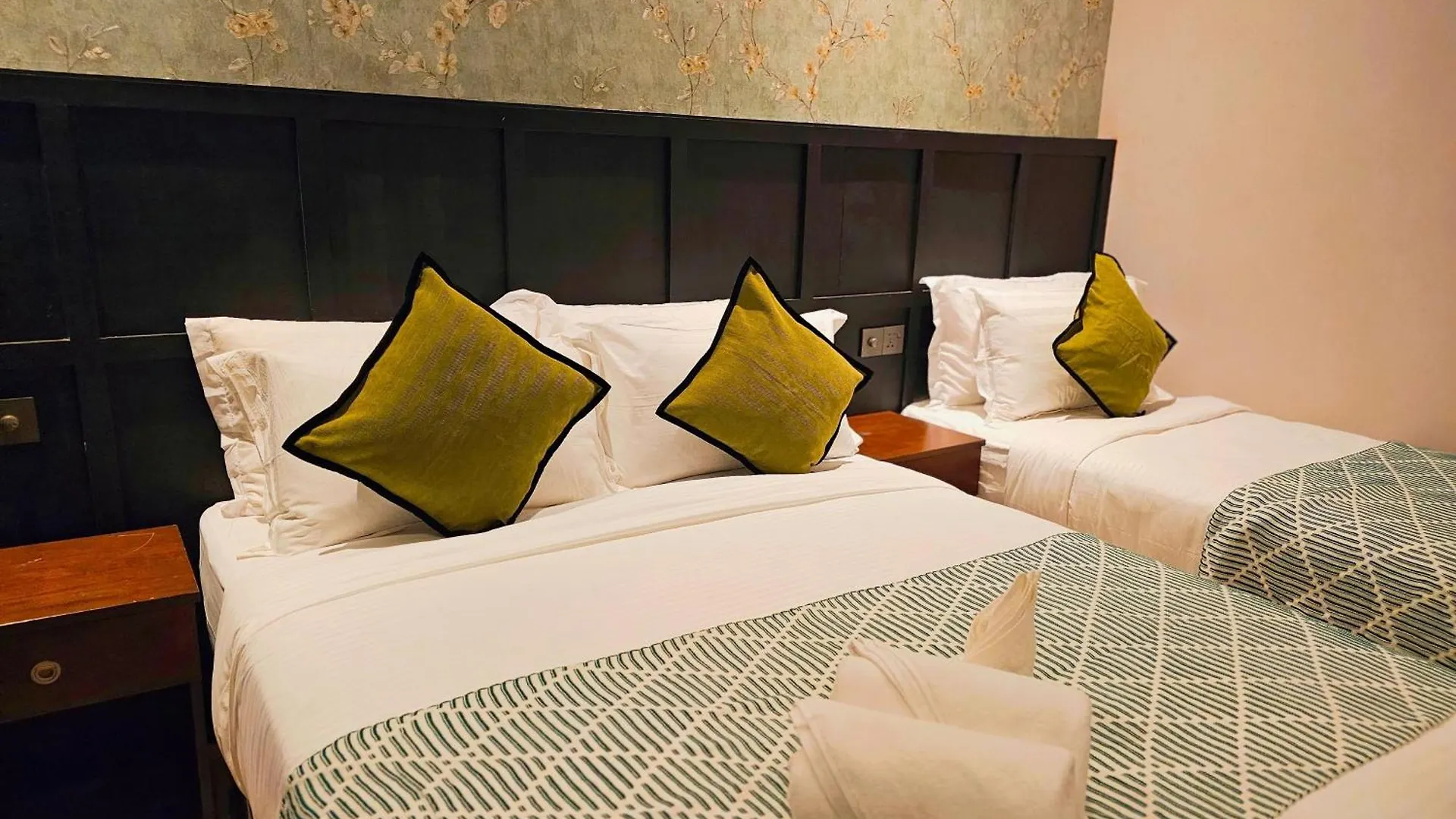 Carnarvon Suites By Reunion George Town Hotel