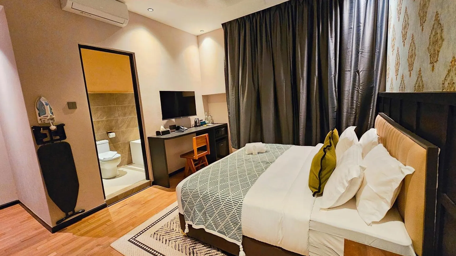 Carnarvon Suites By Reunion George Town Hotel