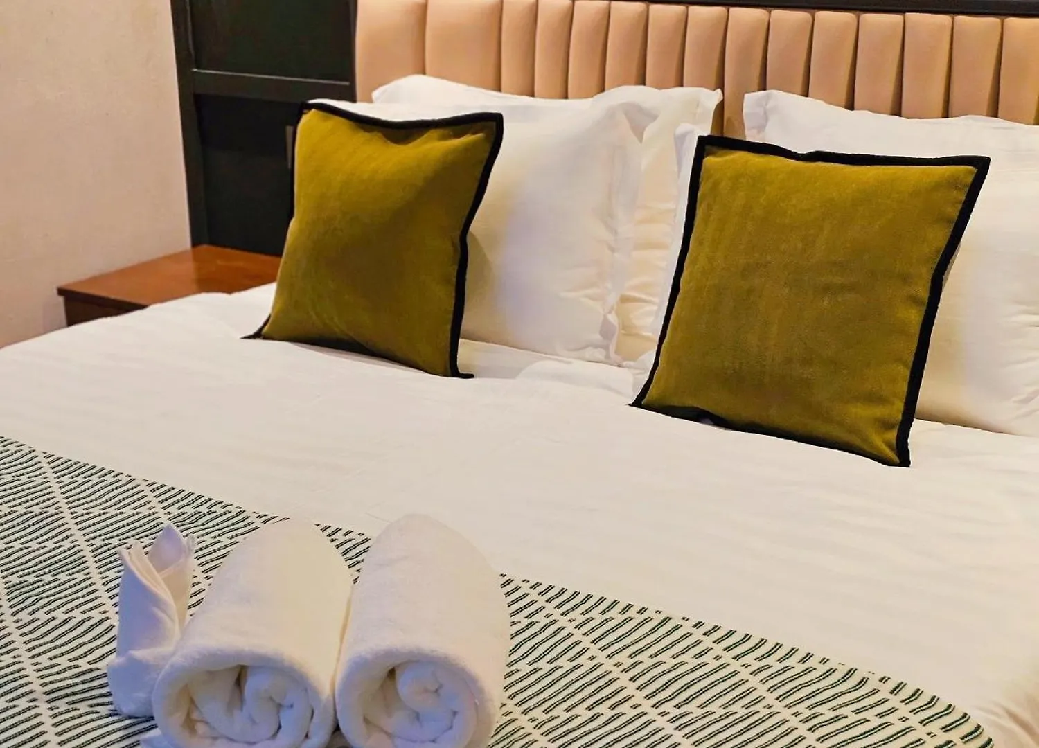 Carnarvon Suites By Reunion George Town 3*,