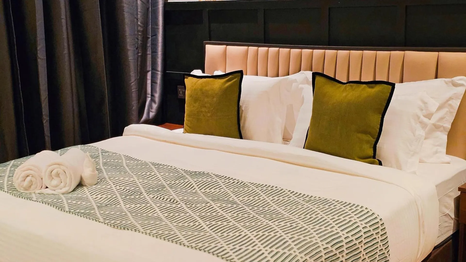Carnarvon Suites By Reunion George Town 3*,