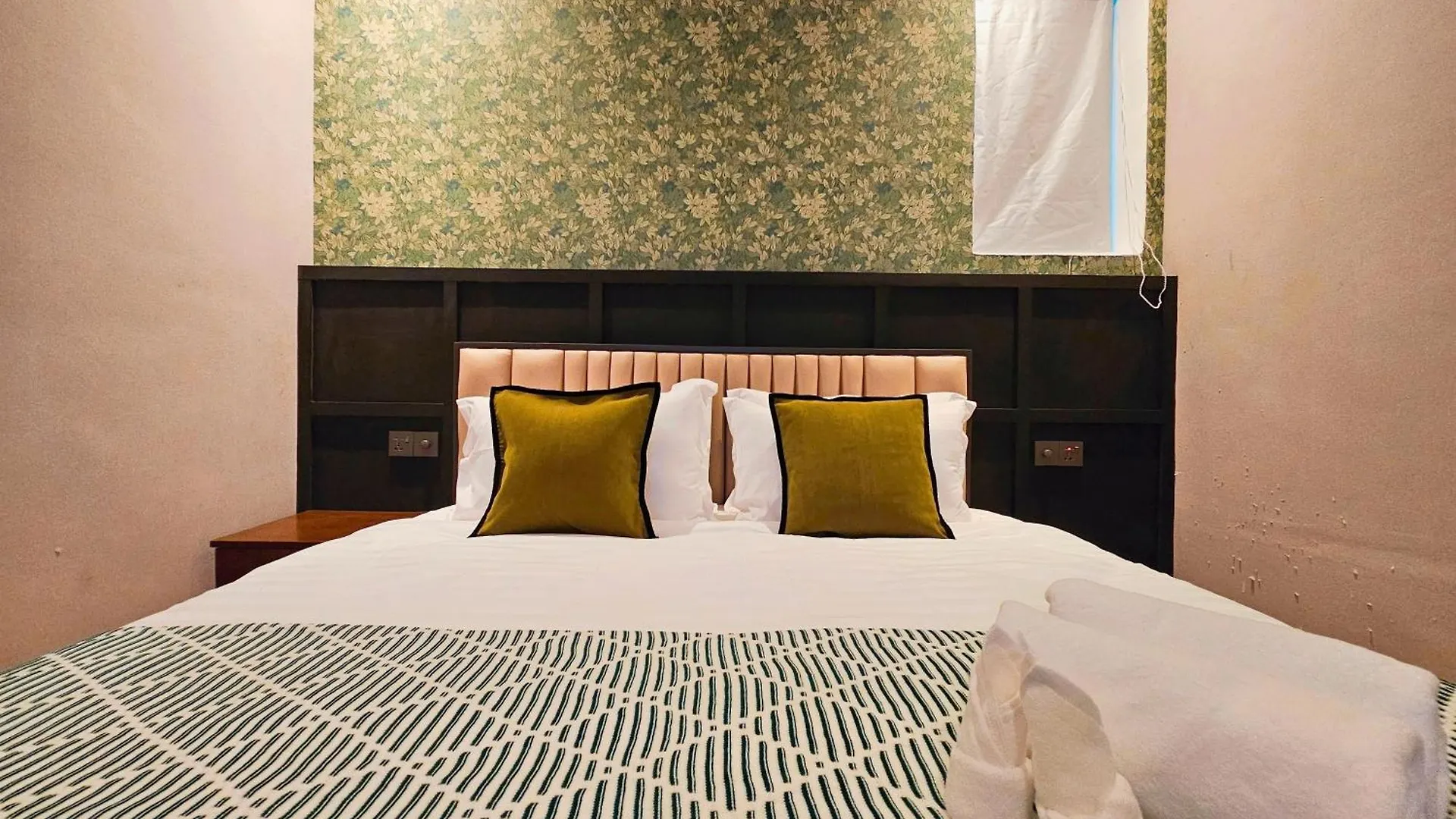 Carnarvon Suites By Reunion George Town 3*,