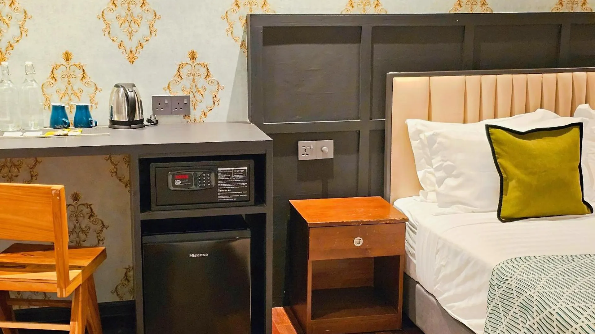 Carnarvon Suites By Reunion George Town