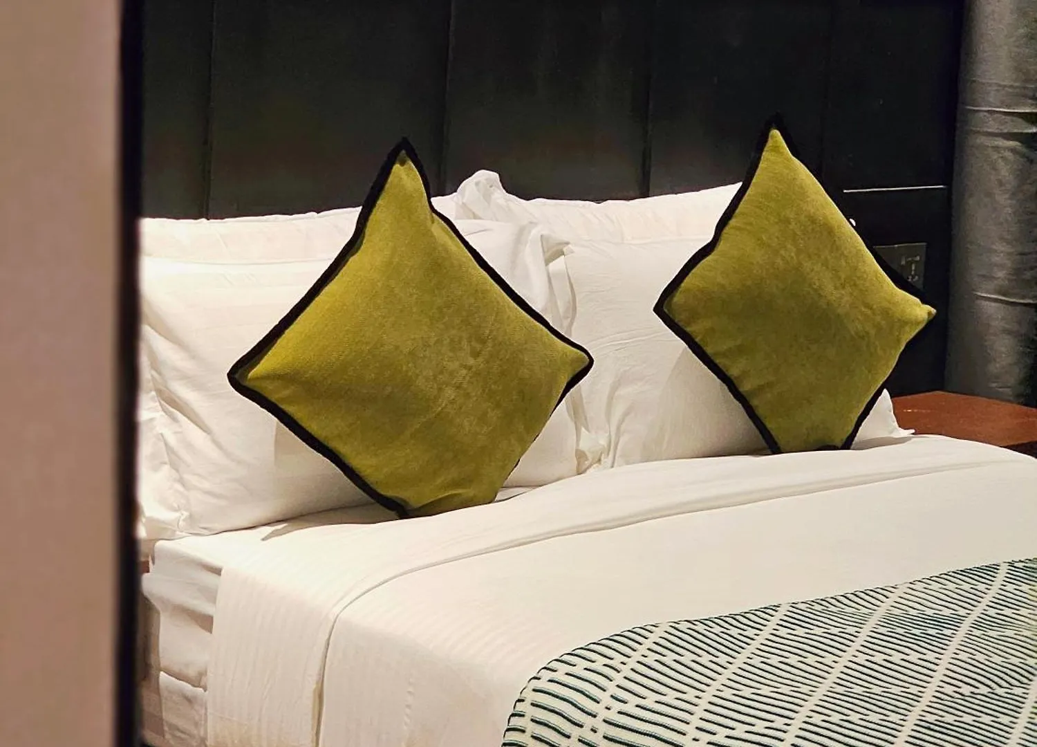 Carnarvon Suites By Reunion George Town Hotel